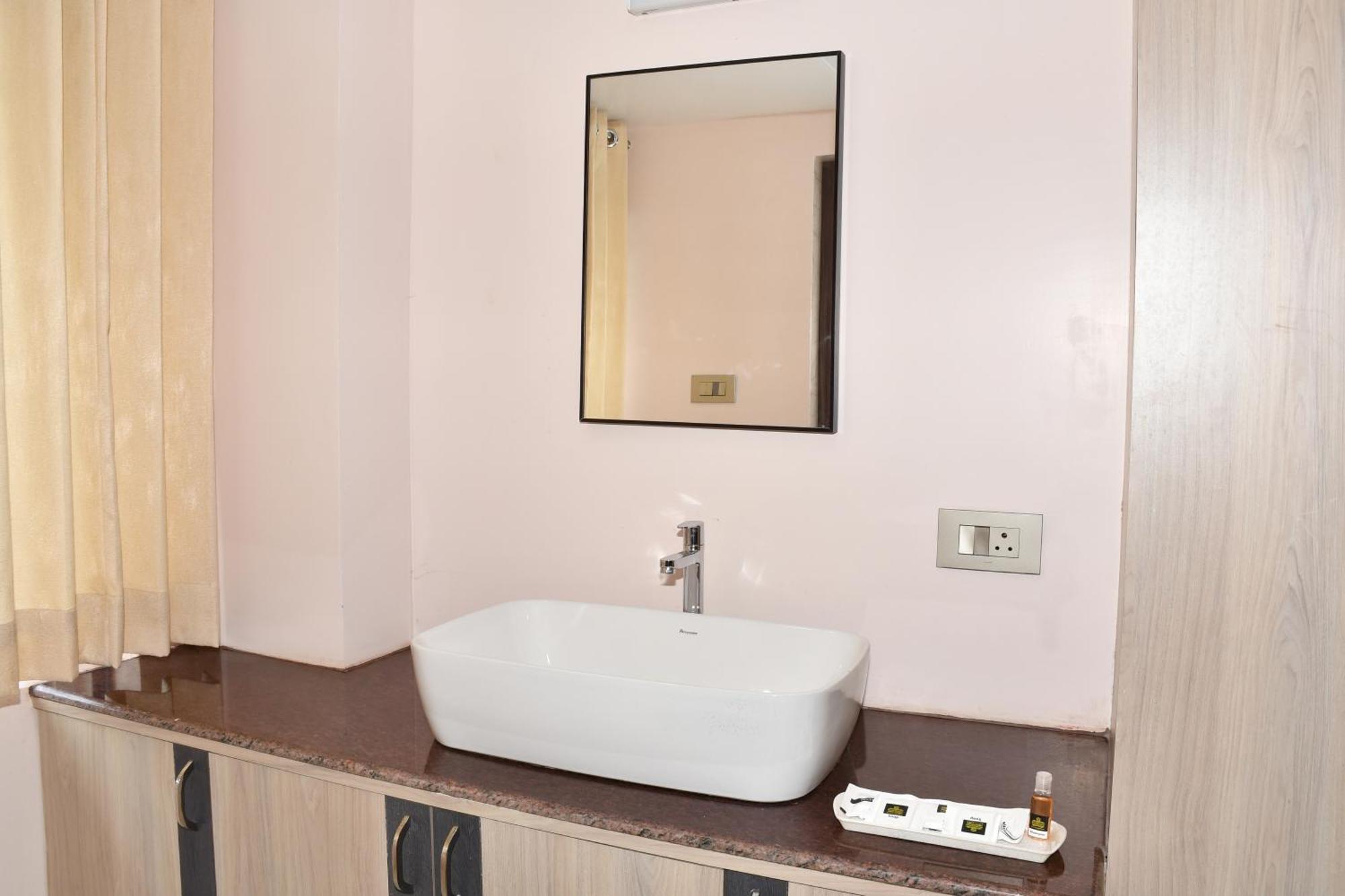 Hotel Gb Residency Ramanathapuram Esterno foto